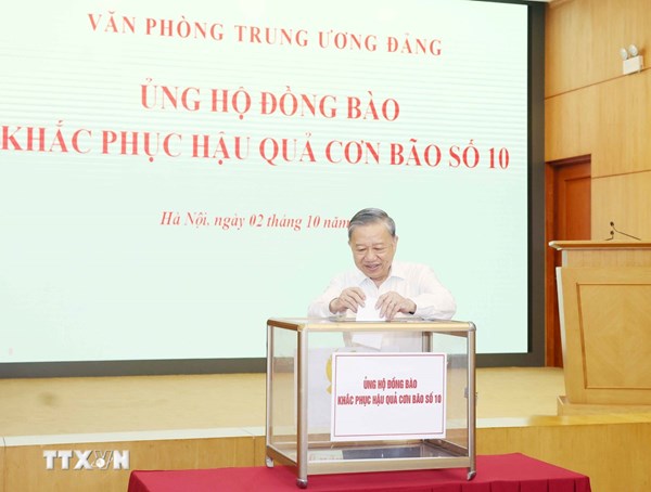 Văn phòng Trung ương Đảng ủng hộ đồng bào khắc phục hậu quả bão số 10